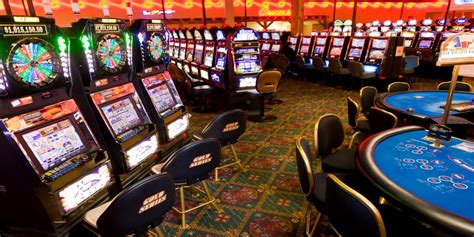 canada casino reopening